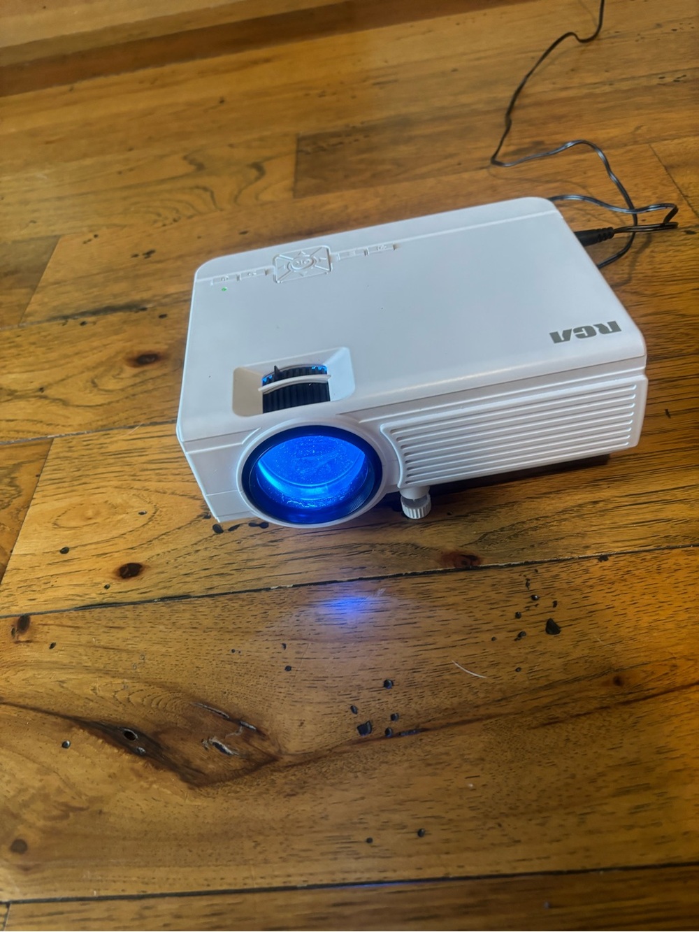 RCA RPJ136-B 480p Portable Home Theater Projector in White HDMI USB
